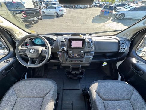 Used 2025 RAM ProMaster 2500 w/ Convenience Group FWD image 22