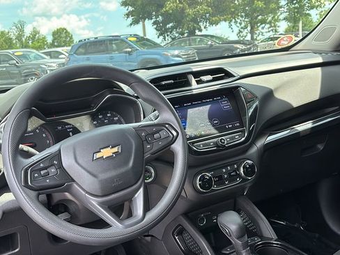 Used 2021 Chevrolet TrailBlazer LT w/ Convenience Package FWD image 13