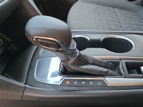Used 2024 Chevrolet Equinox LT w/ LPO, Floor Liner Package FWD image 21