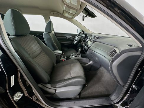 Used 2020 Nissan Rogue S image 29