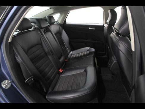 Used 2018 Ford Fusion SE w/ Equipment Group 601A image 19