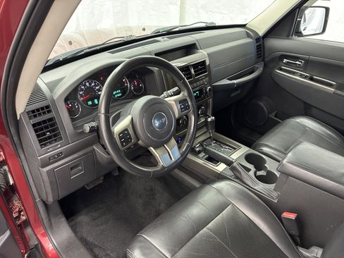 Used 2012 Jeep Liberty Limited AWD/4WD image 14