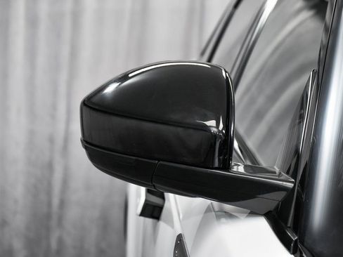 Used 2023 Land Rover Range Rover Velar R-Dynamic S image 68