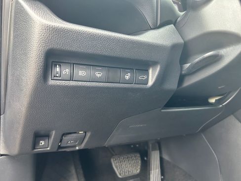 Used 2022 Toyota RAV4 SE w/ Convenience Package AWD/4WD image 20