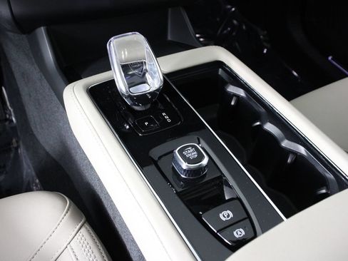 Certified 2026 Volvo XC90 B5 Core AWD/4WD image 15