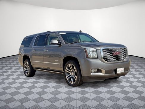 Used 2018 GMC Yukon XL Denali w/ Denali Ultimate Package AWD/4WD image 7