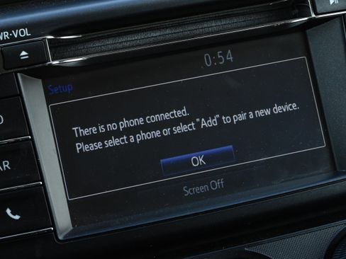 Used 2016 Toyota RAV4 LE image 14