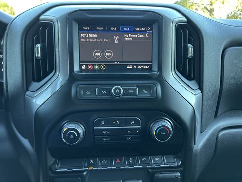 Used 2021 Chevrolet Silverado 1500 Custom image 24