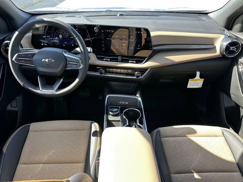 New 2025 Chevrolet Equinox ACTIV w/ Convenience Package III FWD image 19