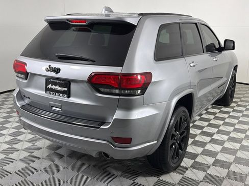 Used 2018 Jeep Grand Cherokee Altitude image 5