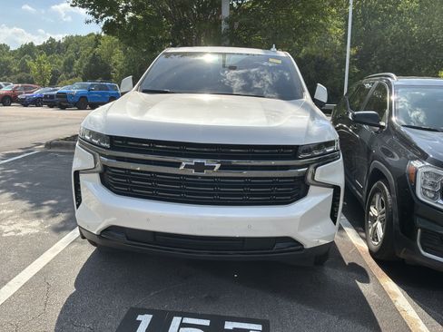 Used 2022 Chevrolet Tahoe RST w/ Luxury Package RWD image 2