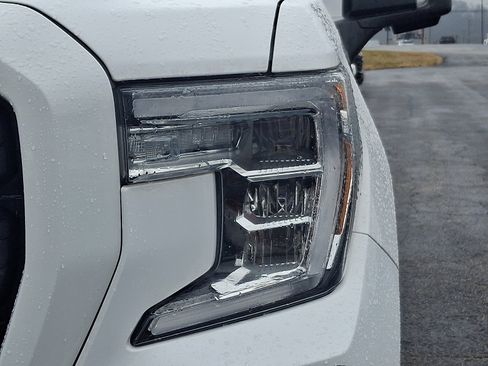 Used 2021 GMC Sierra 1500 AT4 w/ AT4 Preferred Package image 9