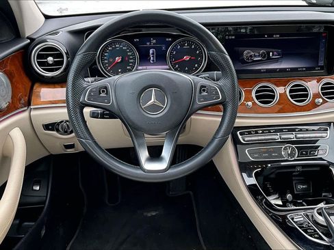 Used 2018 Mercedes-Benz E 300 image 6