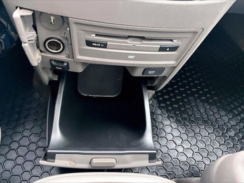 Used 2014 Honda Odyssey Touring Elite image 32