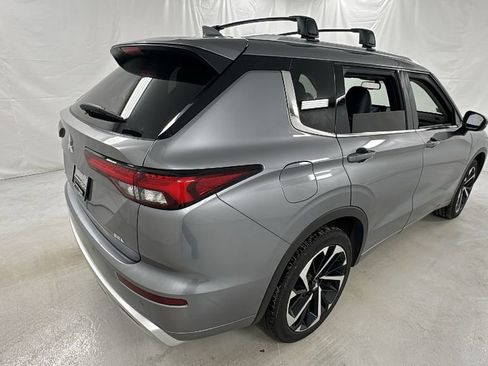 Used 2022 Mitsubishi Outlander SEL image 3