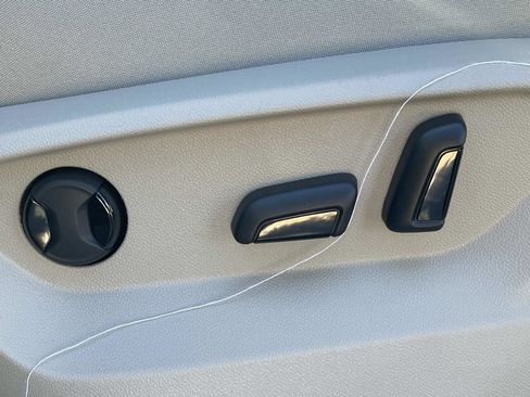 New 2026 Volkswagen Atlas SE FWD image 19
