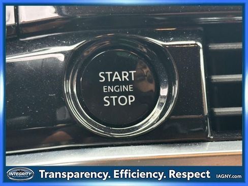 Used 2025 Nissan Pathfinder SV AWD/4WD image 32