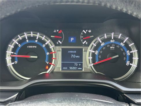 Used 2018 Toyota 4Runner SR5 AWD/4WD image 21