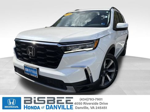 Used 2023 Honda Pilot Touring image 1
