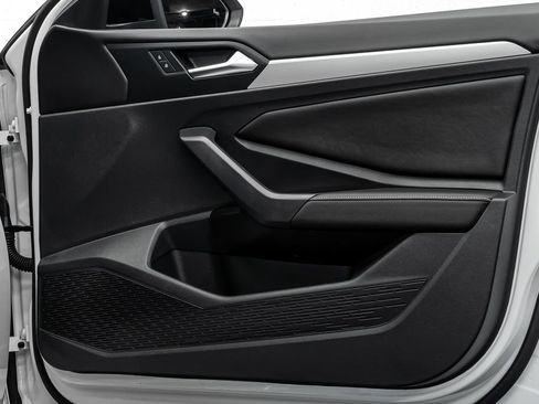 Used 2024 Volkswagen Jetta Sport image 18