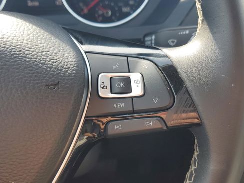 Used 2021 Volkswagen Tiguan SE image 20