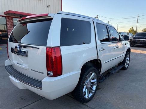Used 2013 Cadillac Escalade Platinum image 5