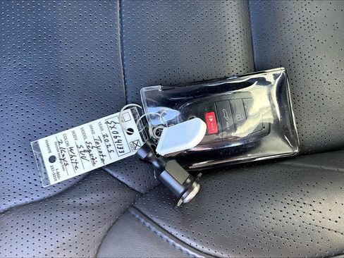 Used 2025 Toyota Sequoia Platinum image 14