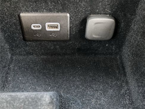 Used 2024 Cadillac XT4 Premium Luxury image 16