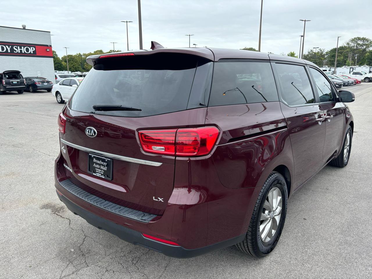 Used 2020 Kia Sedona LX FWD image 3