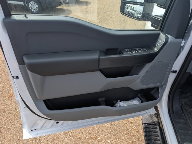 New 2026 Ford F350 XL w/ XL Chrome Package AWD/4WD image 18