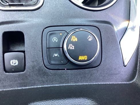 Used 2024 Chevrolet Traverse LT w/ Midnight/Sport Edition AWD/4WD image 25