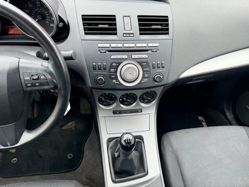 Used 2010 MAZDA MAZDA3 i Touring image 10