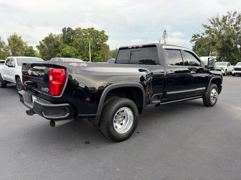 Used 2025 Chevrolet Silverado 3500 High Country AWD/4WD image 6