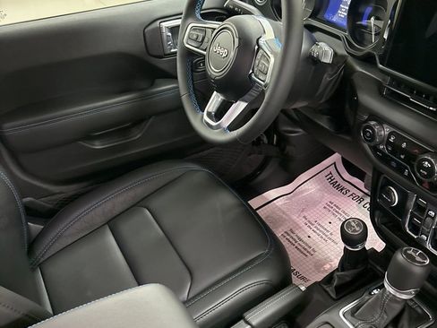 Used 2024 Jeep Wrangler High Altitude image 32