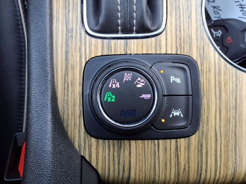 Used 2019 GMC Acadia Denali image 24