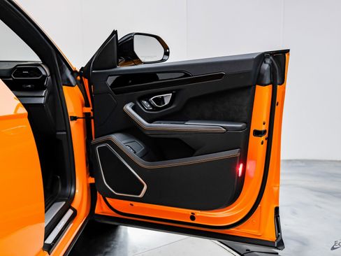 Used 2024 Lamborghini Urus S image 89