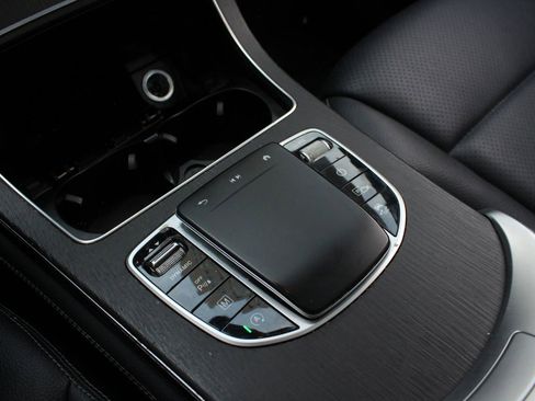 Used 2021 Mercedes-Benz GLC 300 4MATIC image 34