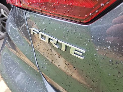 Used 2024 Kia Forte LXS FWD image 9