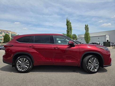 Used 2020 Toyota Highlander Platinum AWD/4WD image 28