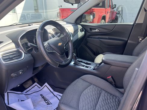 Used 2019 Chevrolet Equinox LT w/ Sun & Navigation Package AWD/4WD image 9