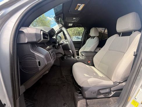 Used 2025 Toyota 4Runner SR5 AWD/4WD image 21