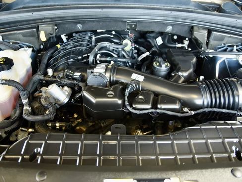 Used 2024 Jeep Grand Cherokee L Limited AWD/4WD image 31