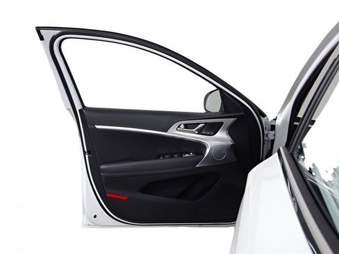 New 2026 Genesis G70 2.5T Prestige image 11