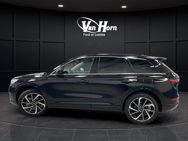 Used 2025 Lincoln Corsair Grand Touring AWD/4WD image 4