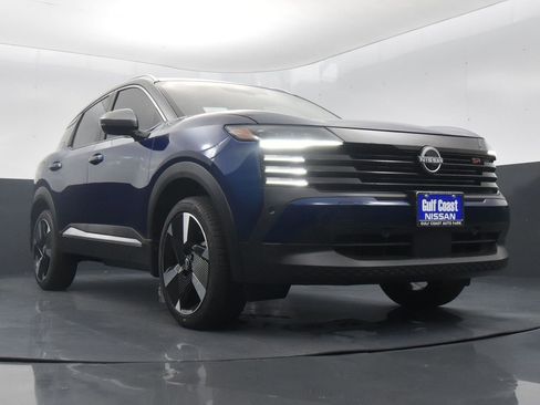 Certified 2025 Nissan Kicks SR image 22