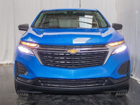 Used 2024 Chevrolet Equinox LS w/ LS Convenience Package image 2