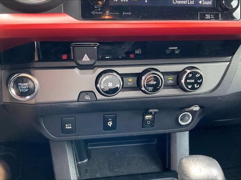 Used 2017 Toyota Tacoma TRD Sport w/ Tow Package RWD image 32
