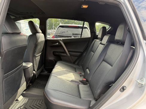 Used 2016 Toyota RAV4 SE FWD image 10