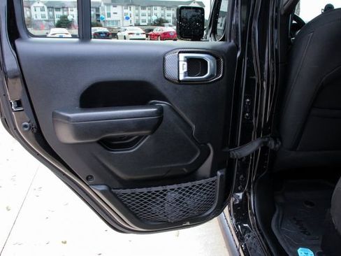 Used 2022 Jeep Gladiator Willys image 35