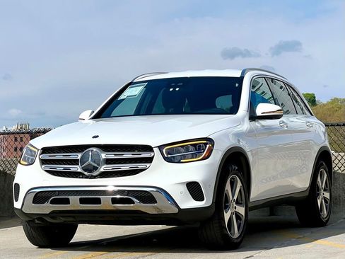 Used 2022 Mercedes-Benz GLC 300 4MATIC image 4